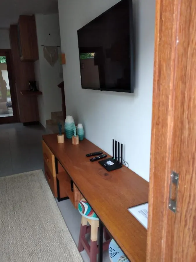 Casa Da Lele - Arraial D'Ajuda -400 Mts Da Praia De Aracaipe Porto Seguro 0*,  Brazília